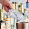 pala de despacho de ingredientes en policarbonato transparente 12 onzas en uso uso