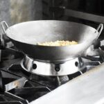 adaptador-anillo-wok-acero-inoxidable-24cm-en-uso.jpg