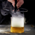 disco-tapa-para-ahumar-vasos-copas-cocktail-acrilico-en-uso.jpg