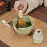 set-4-piezas-para-preparar-te-matcha-en-uso.jpg
